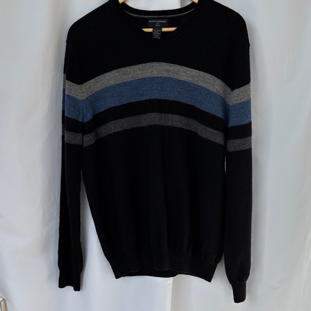 Banana Republic Men's Black V-Neck Sweater with Blue and Gray Accents Size L EUC
